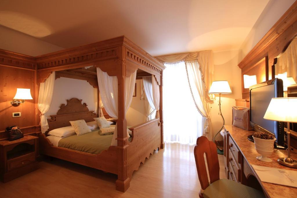 Dolce Avita Hotel Spa & Resort Andalo Ruang foto