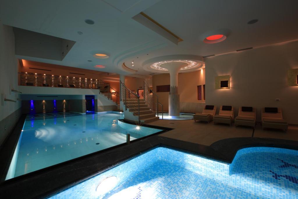 Dolce Avita Hotel Spa & Resort Andalo Bagian luar foto