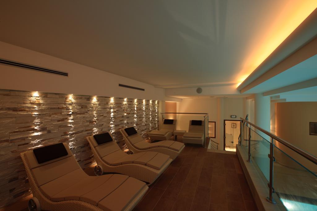 Dolce Avita Hotel Spa & Resort Andalo Bagian luar foto